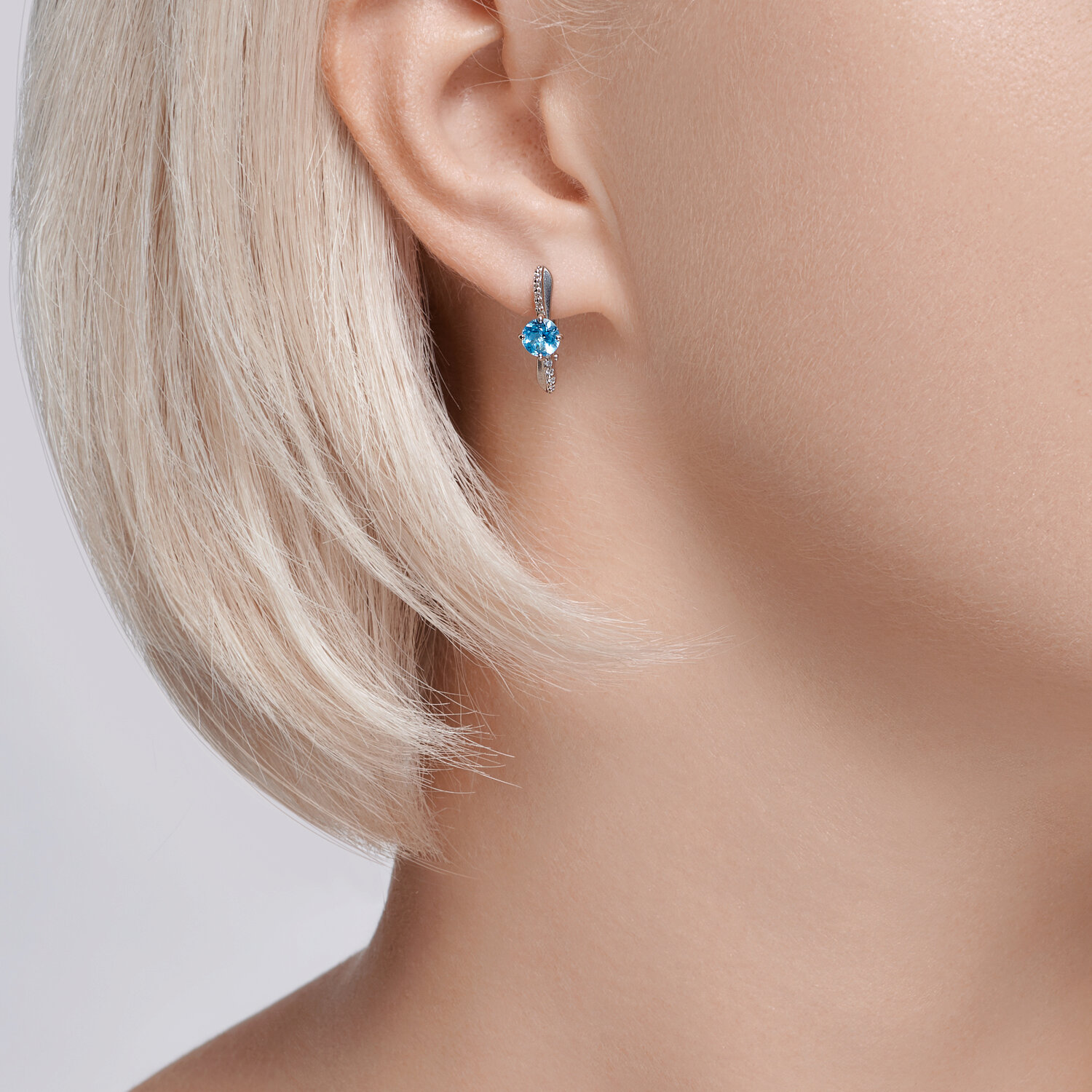 Cercei SOKOLOV 92022839 pentru femei, Argint 925 placate cu Rodiu, cu Topaz și Zirconiu Cubic, Închizătoare englezească, Lungime 18mm, Greutate 2.45g