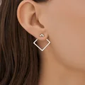 Серьги Diamant 94-122-02380-1 коллекция Sokolov для женщин, серебро 925 с родиевым покрытием, с круглым бесцветным кубическим цирконием, квадратная открытая форма, 22мм