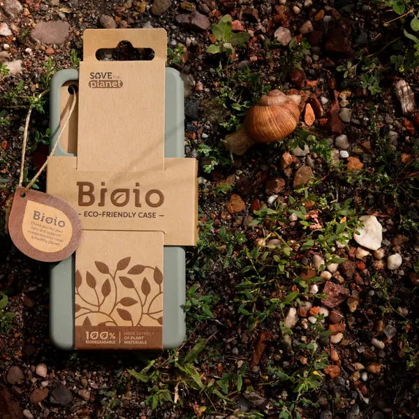 Husa Biodegradabila Forever Bioio pentru Apple iPhone 14 Plus, Cover din Materiale Vegetale Eco-Friendly, Slim, Rezistenta la Socuri, Verde