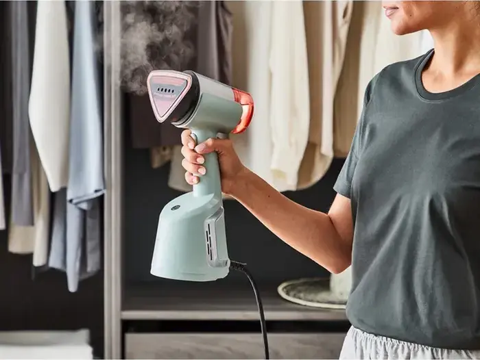 Tefal Aerosteam DT9814F0 Steamere de Calcat Vertical, 1400W, Flux Steam 20g/min, Presiune 5 Bar, Rezervor 100ml, Tehnologie Optiflow, cu Stație de Încărcare
