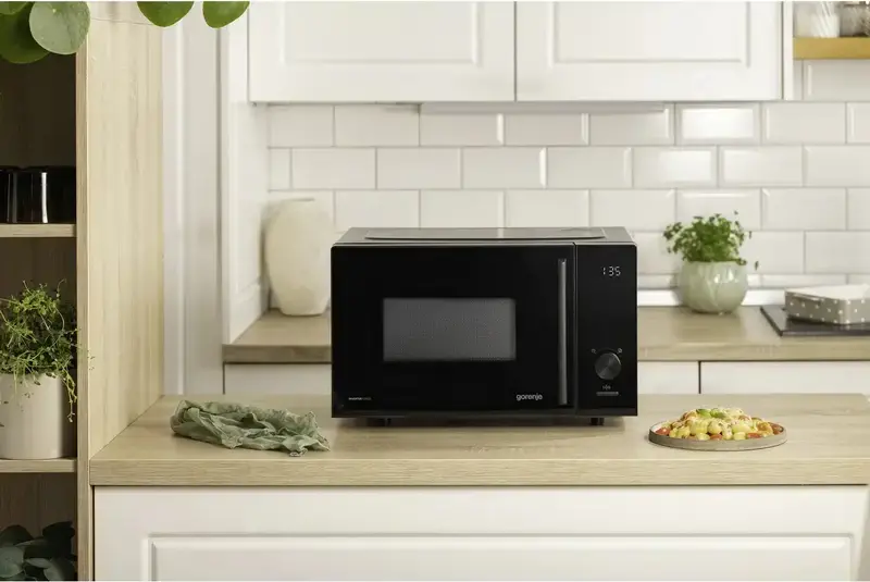 Микроволновая печь Gorenje MO23S4B5 с грилем, отдельно стоящая, 23 л, технология InverterPower, 800 Вт/1000 Вт, 16 автопрограмм, черная