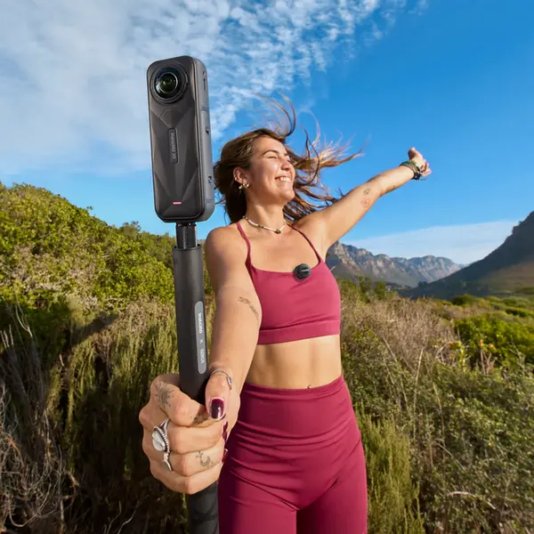 Transmițător Microfon Lavaliere Wireless Insta360 Mic Air pentru X5, X4, Ace Pro 2, GO Ultra, Reducere Zgomot, Audio 48kHz, Montare Magnetică, Negru