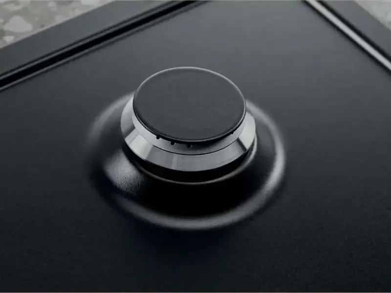 Газовая варочная панель Electrolux KGS6436K для встраивания, 4 конфорки с WOK и Speed Burner, эмалированная сталь, чугунные решетки, Gas-Control, черная, 59.5x51 см