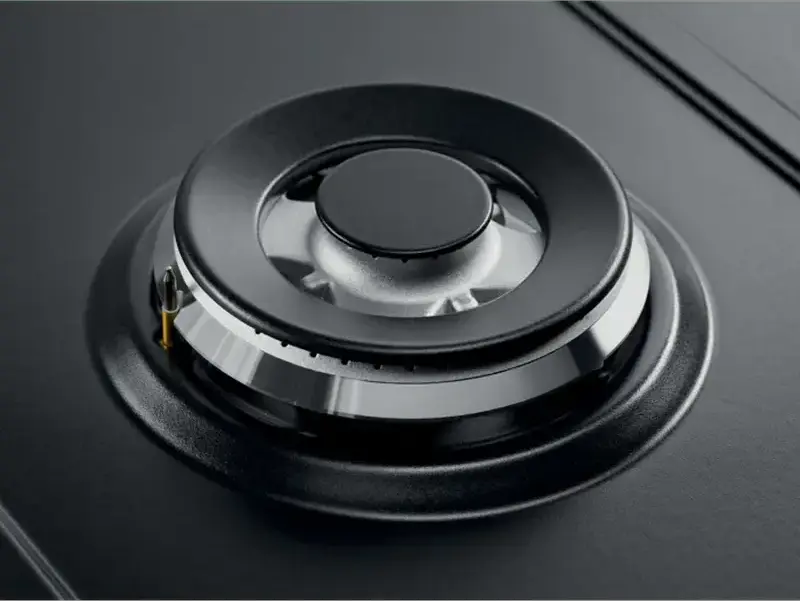 Газовая варочная панель Electrolux KGS6436K для встраивания, 4 конфорки с WOK и Speed Burner, эмалированная сталь, чугунные решетки, Gas-Control, черная, 59.5x51 см