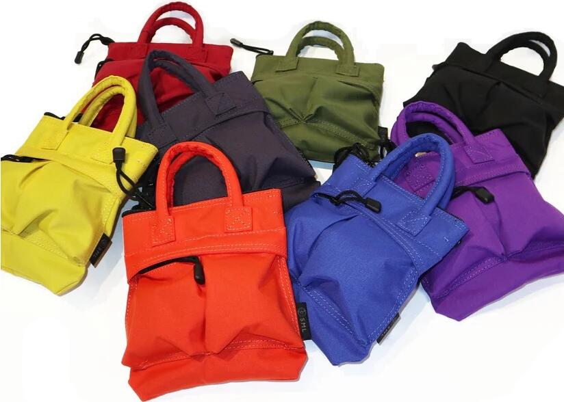 Foldable Helmet Shopping Bag with Storage Pouch, Durable Polyester Material, Zipper Closure, Internal Pockets for Organization, Compact Design