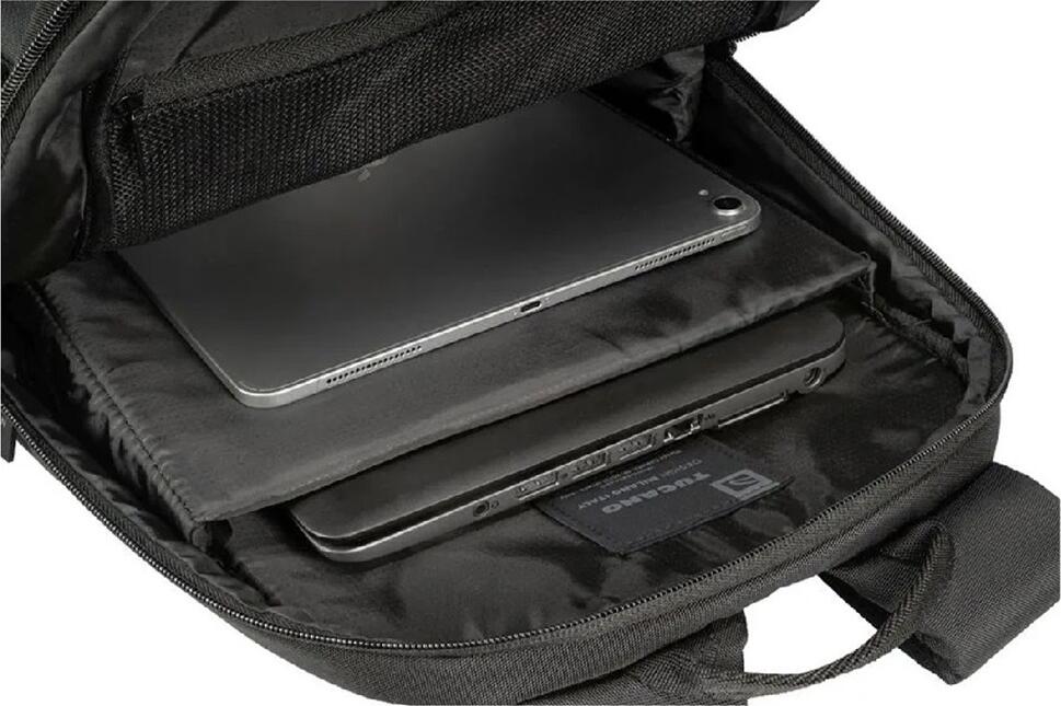 Rucsac Tucano Forte pentru Laptop 15.6 inch si MacBook Pro 16, Material PET Reciclat Rezistent la Apa, Compartimente Matlasate, Curea Trolley, Negru