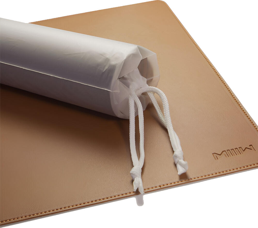 Covor pentru mouse MIIIW MWMLV01 din Piele PVC, 900 x 400 x 2 mm, Suprafata Rezistenta la Apa pe Ambele Parti, Margini Cusute si Baza Anti-alunecare