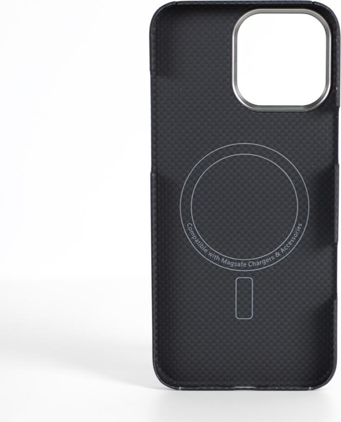 VANTA Case Carbon Ring Plain 600D Magsafe for  iPhone 16, Plain Black