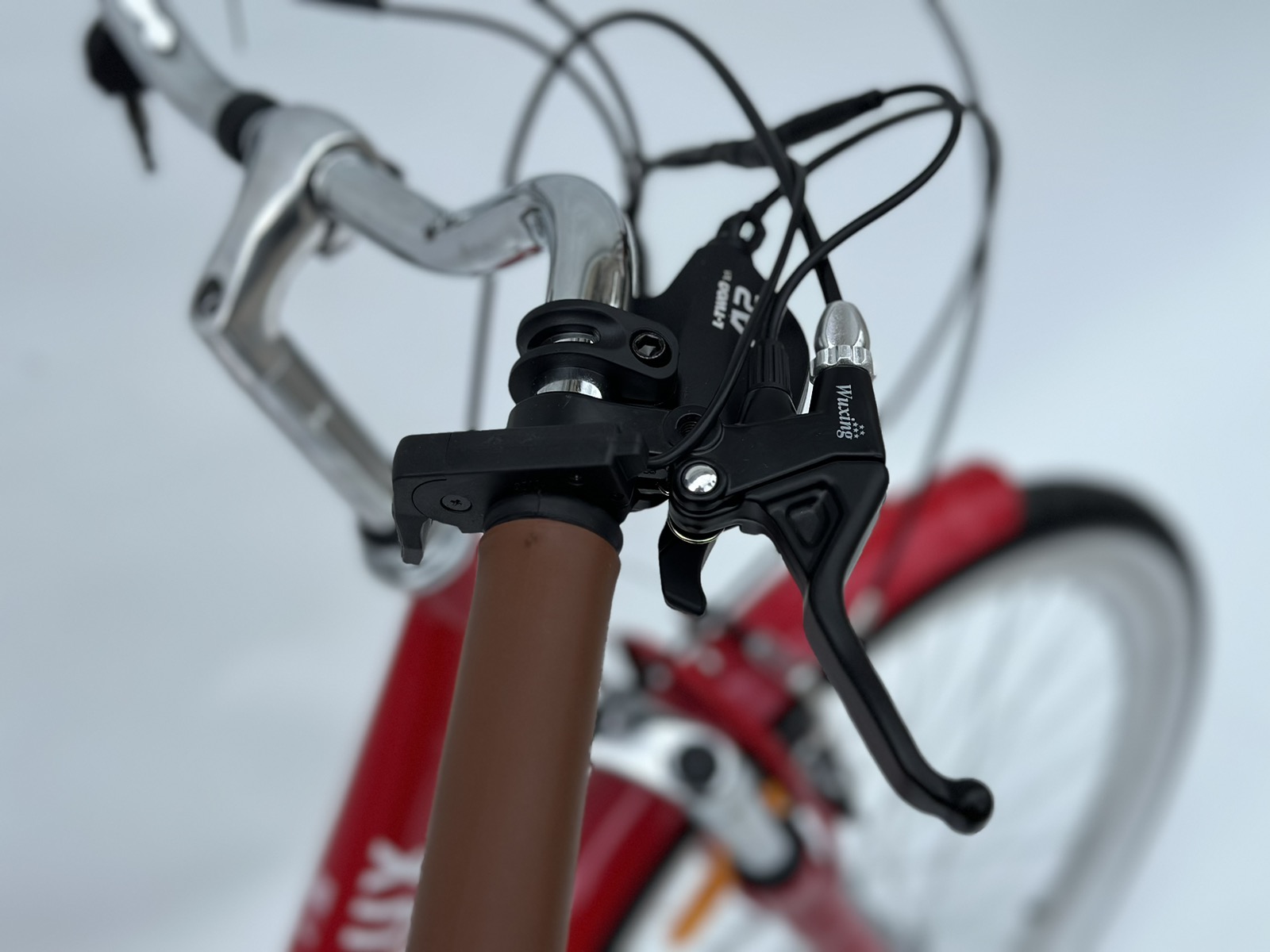 Bicicleta Electrica LUX (UA) 500W 36V 12.5Ah pentru Oraș, Viteza Maxima 35km/h, Frane cu Disc, Suspensie Reglabila, Display Digital EN06, Portbagaj