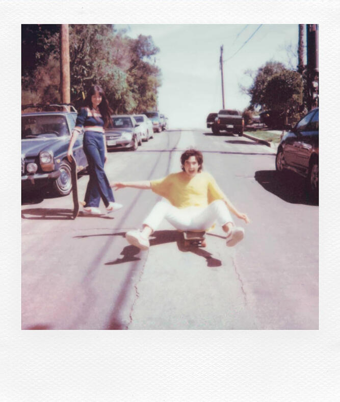Film Instant Color Polaroid i-Type ISO 640 Finisaj Lucios Aria Imagine 79x79mm pentru I-2, Now, Now+, OneStep 2, OneStep+, Polaroid Lab