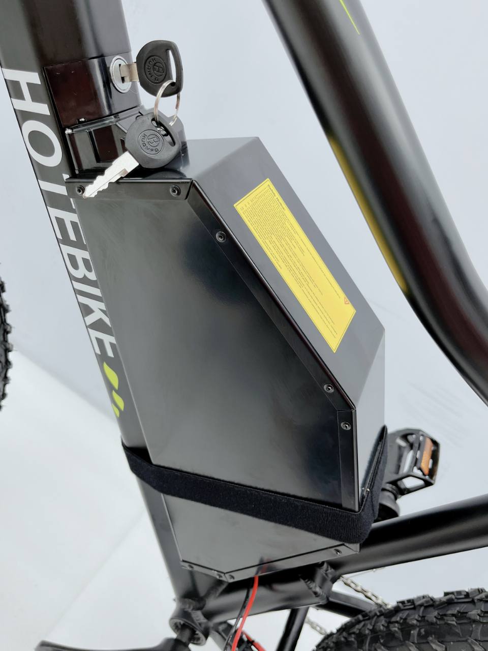 Электровелосипед HOTEBIKE A7AT26 с широкими шинами, мотор 60В 2000Вт (пик 2500Вт), аккумулятор Samsung 60В 24Ач, шины Kenda 26x4.0, Shimano 21 скорость, гидравлическая вилка, черный