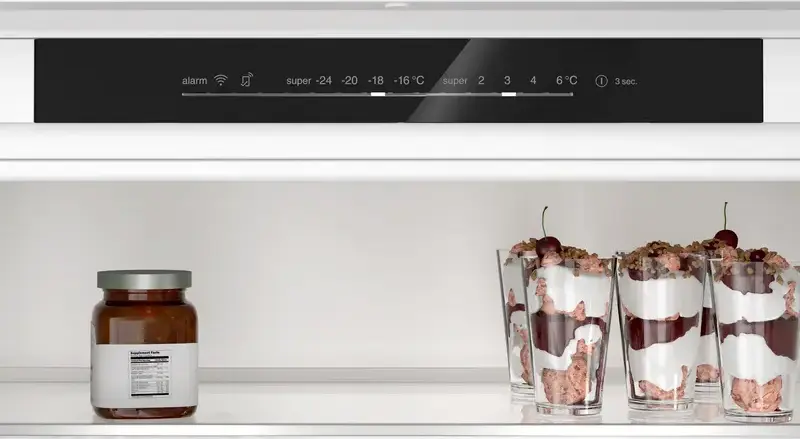 Встраиваемый холодильник с морозильной камерой Bosch Series 4 KBN96VFE0, No Frost, VitaFresh XXL, LED-дисплей, белый, объем 383 л, 193.5x70.8x54.8 см