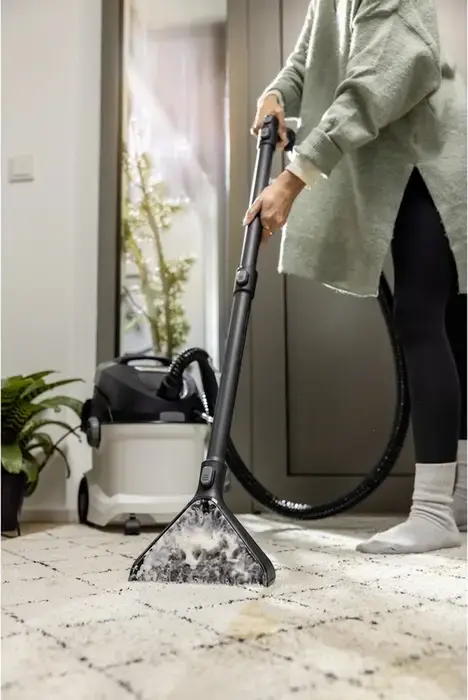 Karcher SE 6 Signature Line 3-in-1 Spray Extraction Cleaner, 1000W Wet and Dry Vacuum, 33.9 kPa Suction, Two-Tank System, Black and White