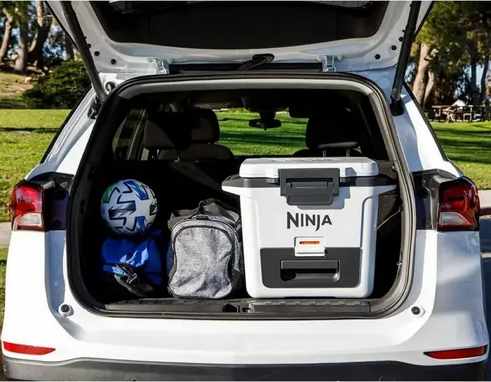 Ninja FrostVault FB131EUWH Hard Sided Cooler, 28L Capacity, Polypropylene Plastic, PU Foam Insulation, 5-Day Ice Retention, Integrated Dry Zone Drawer