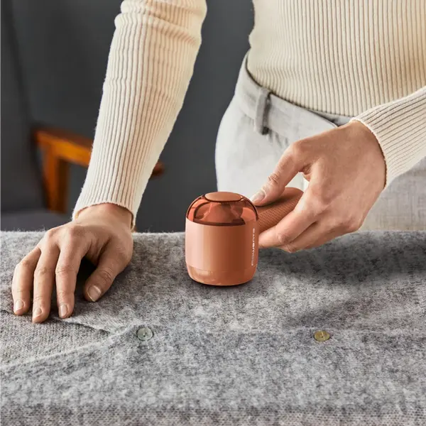 Aparat de curatat scame Rowenta Easy Care JA8001E0, Reincarcabil, Incarcare USB-C, Autonomie 60 min, cu Perie de Curatare, Portocaliu