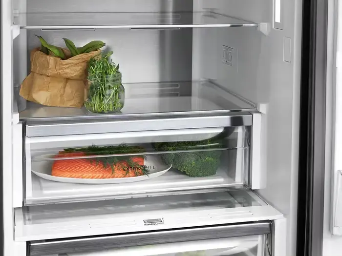 Electrolux LNT7ME32 Combi Refrigerator Black, 186 cm, 324L Capacity, No Frost Freezer, Dynamic Cooling, Cooling 360, CustomFlex, LCD Display, Energy Class E