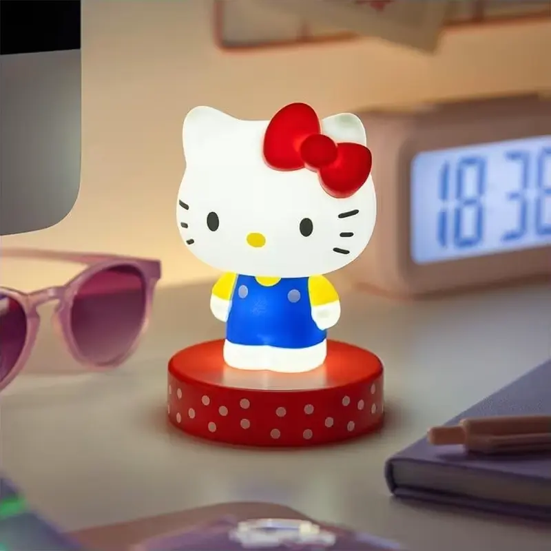 Paladone Hello Kitty Icon Light, Figurina Lampa de Noapte 3D LED, Plastic, Multicolor, Inaltime 110mm, Alimentare cu Baterii, 3 Nivele de Luminozitate