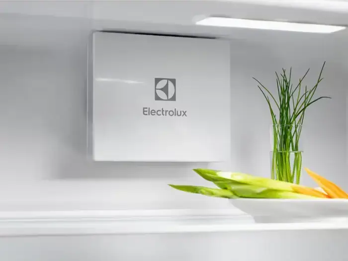 Electrolux LND5FE18S Built-in Combination Refrigerator-Freezer, White, 267L Capacity, Low Frost, ColdSense 500, LED Lighting, 177.2 cm Height