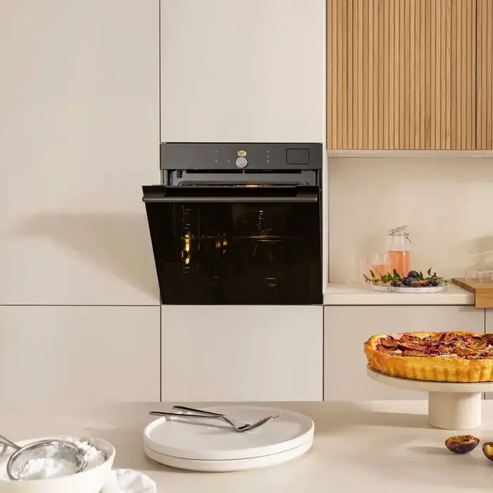 Встраиваемый электрический духовой шкаф Gorenje BP6138B, 77 л, класс A+, пиролитическая очистка, ConnectLife, черный, набор с Doc-station