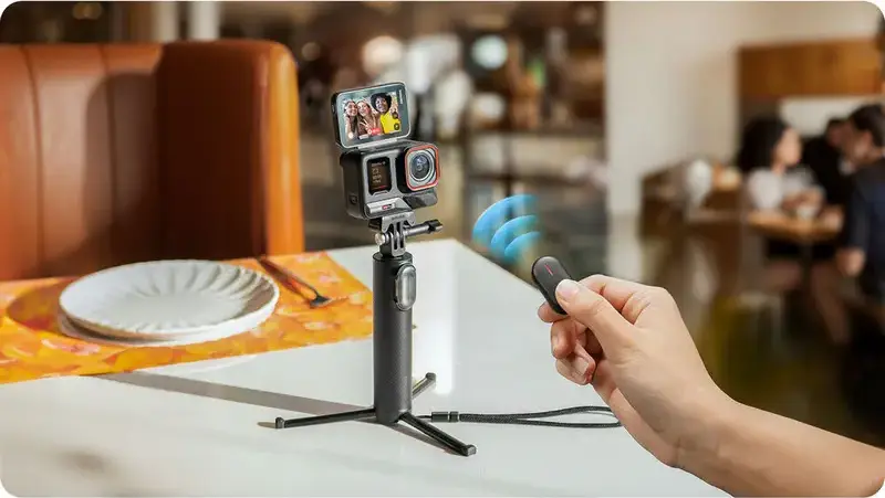 Kit Tripod 2-in-1 Insta360 Mini 2.0 cu Telecomanda, Selfie Stick Hibrid si Tripod Pliabil, Stocare microSD, pentru X4, X3, Ace Pro 2, GO 3S