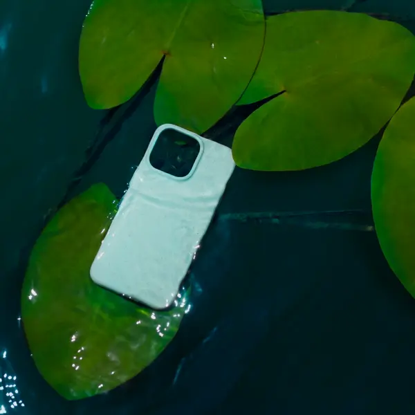 Husa Spate Forever Bioio Biodegradabila pentru iPhone 14, Cover Eco-friendly din Plante, Slim Fit, cu Absorbtie la Socuri si Rezistenta la Amprente