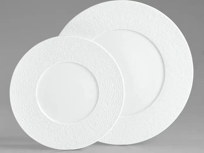 VEGA Pike Flat Dinner Plate, 23 cm, White Porcelain with Hammered Relief Design, Dishwasher and Microwave Safe, Round