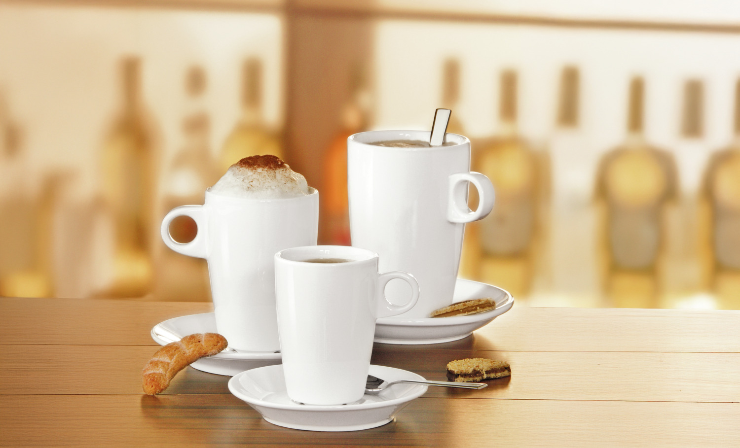 Farfurie pentru Latte și Cafea cu Lapte VEGA Bistro din Porțelan Alb, Rotundă Diametru 15 cm, Compatibilă cu Mașina de Spălat Vase și Cuptorul cu Microunde