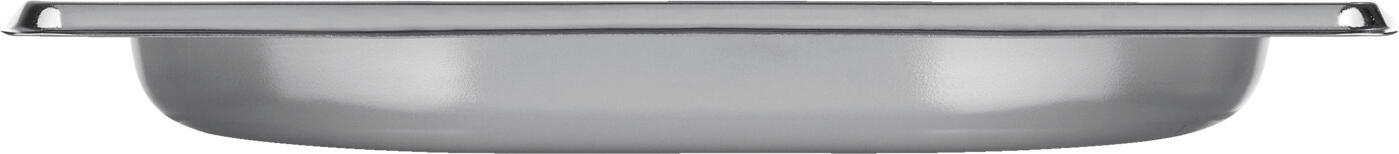 PULSIVA LUSINI Solutions GmbH GN container 1/1 Basic GN-Behälter 1/1 Basic GN container 1/1 Basic; GN 1/1, 2.5 l, 53x32.5x2 cm (LxWxD); silver GN-Behälter 1/1 Basic; GN 1/1, 2.5 l, 53x32.5x2 cm (LxBxT); silber Stainless steel, rustproof. Standardized dimensions, with practical stacking cam, dishwasher safe. Order our matching lids from the Basic group and GN dividers. Edelstahl, rostfrei. Genormte Abmessungen, mit praktischer Stapelnocke, spülmaschinenfest. Bestellen Sie dazu unsere passenden Deckel aus der Basic Gruppe und GN-Zwischenstege.