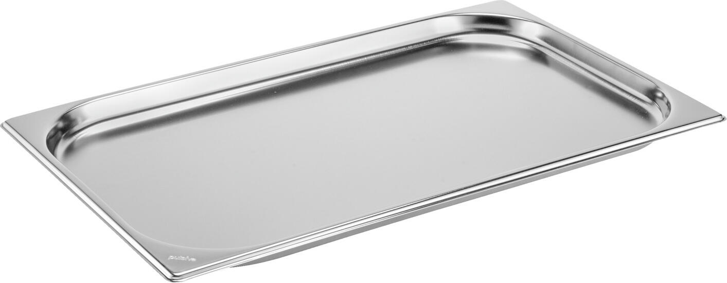 PULSIVA LUSINI Solutions GmbH GN container 1/1 Basic GN-Behälter 1/1 Basic GN container 1/1 Basic; GN 1/1, 2.5 l, 53x32.5x2 cm (LxWxD); silver GN-Behälter 1/1 Basic; GN 1/1, 2.5 l, 53x32.5x2 cm (LxBxT); silber Stainless steel, rustproof. Standardized dimensions, with practical stacking cam, dishwasher safe. Order our matching lids from the Basic group and GN dividers. Edelstahl, rostfrei. Genormte Abmessungen, mit praktischer Stapelnocke, spülmaschinenfest. Bestellen Sie dazu unsere passenden Deckel aus der Basic Gruppe und GN-Zwischenstege.