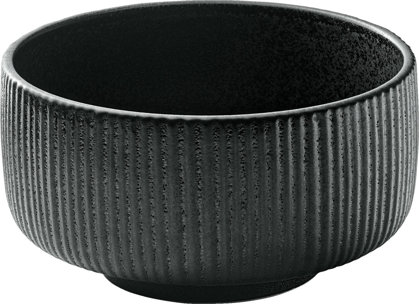 Playground BHS tabletop AG Bowl Nara Relief Schale Nara Relief Bowl Nara Relief; 330 ml, 12x5.6 cm (ØxH); black; 6 piece / pack Schale Nara Relief; 330 ml, 12x5.6 cm (ØxH); schwarz; 6 Stück / Pack Designed for the ambitious catering trade, NARA is an extensive stoneware collection that creates an attractive contrast between smooth inner surfaces and highly textured outer surfaces thanks to its handcrafted finish. The filigree feet are barely visible, giving the products a floating effect. The patina-like Craquelle glazes available in various earthy tones and a matt black, as well as the smooth or reclaimed finish of the outer wall, allow endless combination possibilities for attractive food presentations. Entworfen für die ambitionierte Gastronomie ist NARA eine umfangreiche Steinzeug-Kollektion, welche durch seine handwerkliche Verarbeitung einen reizvollen Kontrast zwischen glatten Innenflächen und stark strukturierten Außenflächen schafft. Die filigranen Standfüße sind kaum zu sehen, dadurch verleihen sie den Produkten einen schwebenden Effekt. Die angebotenen patinaartigen Craquelle-Glasuren in unterschiedlichen Erdtönen und einem mattten Schwarz, sowie die glatte oder rekierfierte Ausführung der Außenwandung ermöglichen unendliche Kombinationsmöglichkeiten für ansprechende Speisenpräsentationen.