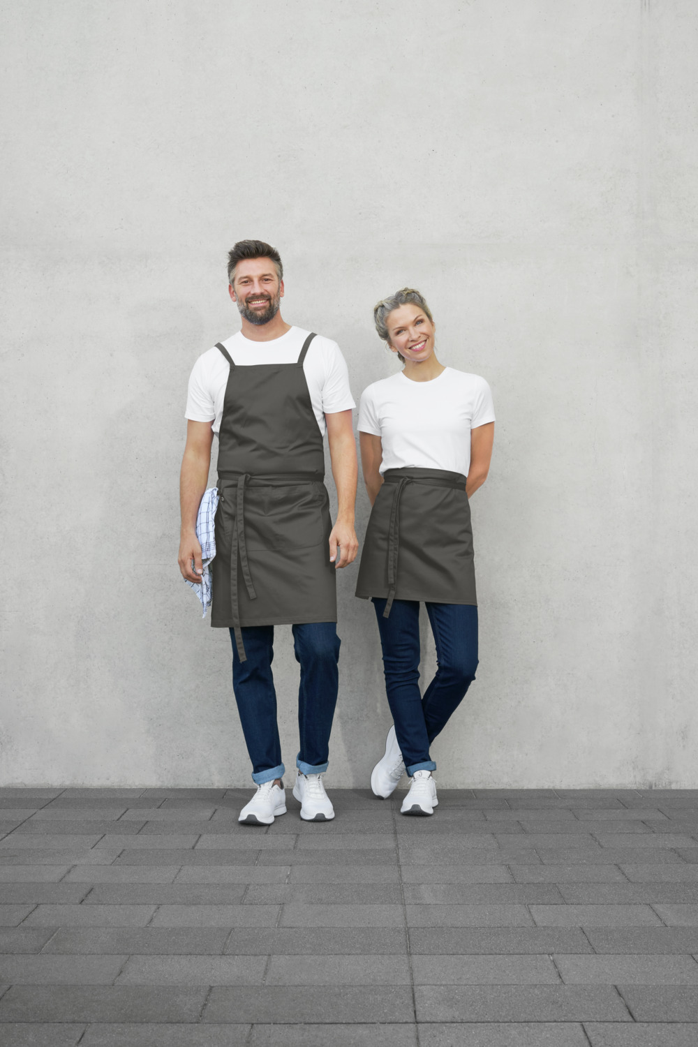 Jobeline Botero Bib Apron, gray-brown, 88x100 cm, 65% Polyester 35% Cotton, 200 g/m², Crossed Back Straps, Tablet Pocket, Pen Tab, Washable at 60°C