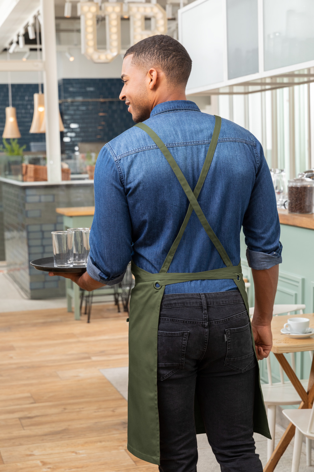 Jobeline Botero Bib Apron, Olive, 88x100 cm, 65% Polyester 35% Cotton, 200 g/m², Crossed Back Straps, Tablet Pocket, Pen Tab, Washable at 60°C