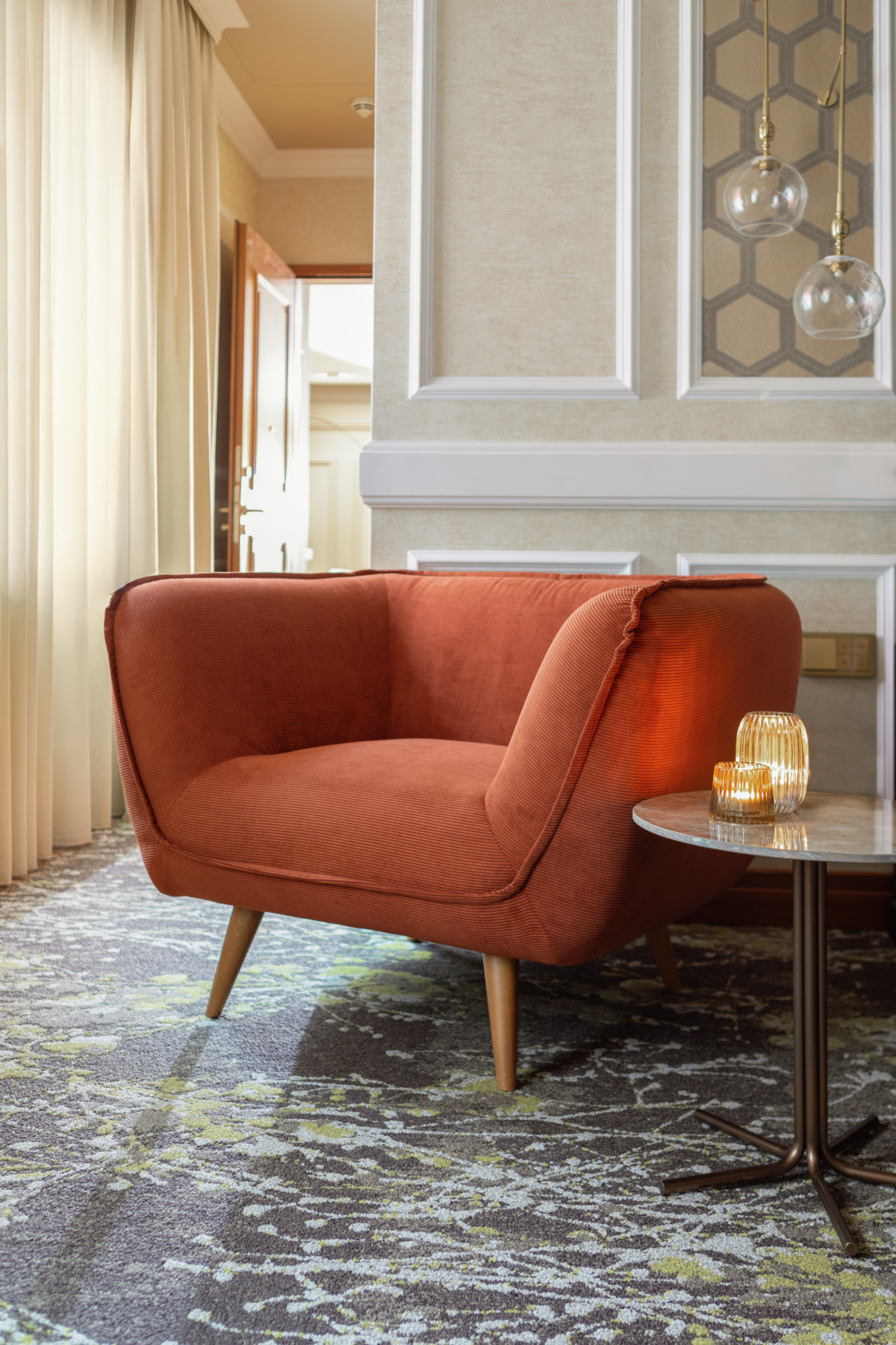 VEGA Kelso Lounge Armchair, Ribbed Cord Fabric, Beech Wood Base, Flame-Retardant, 110x88x76 cm, High Abrasion Resistance 100k Martindale