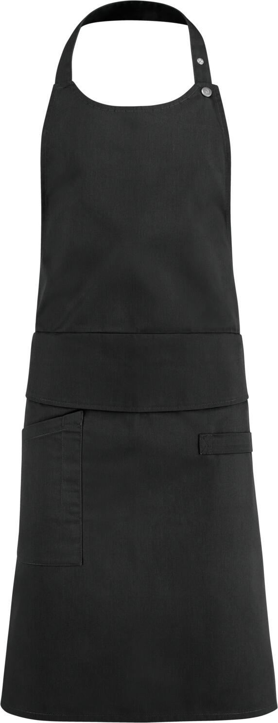 JOBELINE LUSINI Solutions GmbH Bib apron Belt 88x80 cm (LxW) Latzschürze Belt 88x80 cm (LxB) Bib apron Belt 88x80 cm (LxW); 88x80 cm (LxW); black Latzschürze Belt 88x80 cm (LxB); 88x80 cm (LxB); schwarz 65% polyester, 35% cotton. 200 g/m². 60°C wash. Elegant bib apron with a round neckline made from a smooth, easy-care blended fabric. With a simple, elegant and flexible belt system. Individually adjustable and comfortable for any fit thanks to elastic bands with snap buttons to fix the set width. The fabric cover perfectly conceals the adjustable elastic belt. With a practical clip fastener at the back of the waist to quickly close and open the apron. With patch pocket on the side including pen pocket and tea towel loop. The neck strap can be adjusted in length using snap buttons. Pocket dimensions: 19.5 x 22.5 cm (WxL). 65 % Polyester, 35 % Baumwolle. 200 g/m². 60°-Wäsche. Elegante Latzschürze mit rundem Ausschnitt aus einem glatten, pflegeleichten Mischgewebe. Mit einem einfachen, eleganten und flexiblen Gürtelsystem. Individuell einstellbar und bequem für jede Passform dank Gummibändern mit Druckknöpfen zum Fixieren der eingestellten Weite. Der Stoffumschlag verdeckt dabei optimal den verstellbaren Gummigürtel. Mit einem praktischen Clip-Verschluss im Rücken der Taille zum schnellen Schließen und Öffnen der Schürze. Seitlich mit aufgesetzter Tasche inklusive Stifttasche und Geschirrtuchschlaufe. Das Nackenband ist mittels Druckknöpfen längenverstellbar. Taschenmaße: 19,5 x 22,5 cm (BxL)