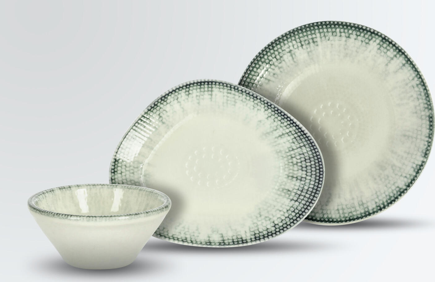 VEGA LUSINI Solutions GmbH Sample set porcelain Kuori 3-piece Mustergarnitur Porzellan Kuori 3-teilig Sample set porcelain Kuori 3-piece; white/grey/black Mustergarnitur Porzellan Kuori 3-teilig; weiß/grau/schwarz Use our sample service. The following samples are included: Flat plate Ø 21 cm Organic flat plate 21.5x17 cm Small bowl Ø 9.5x4.5 cm Sample items are priced with a nominal charge, if you do not like them we will refund the nominal charge. Please contact our customer service for this purpose. Nutzen Sie unseren Musterservice. Folgende Muster sind enthalten: Teller flach Ø 21 cm Teller flach organisch 21,5x17  cm Schälchen Ø 9,5x4,5  cm Musterartikel sind mit einer Schutzgebühr bepreist, bei Nicht-Gefallen erstatten wir Ihnen die Schutzgebühr zurück. Bitte nehmen Sie hierzu Kontakt zu unserem Kundenservice auf.