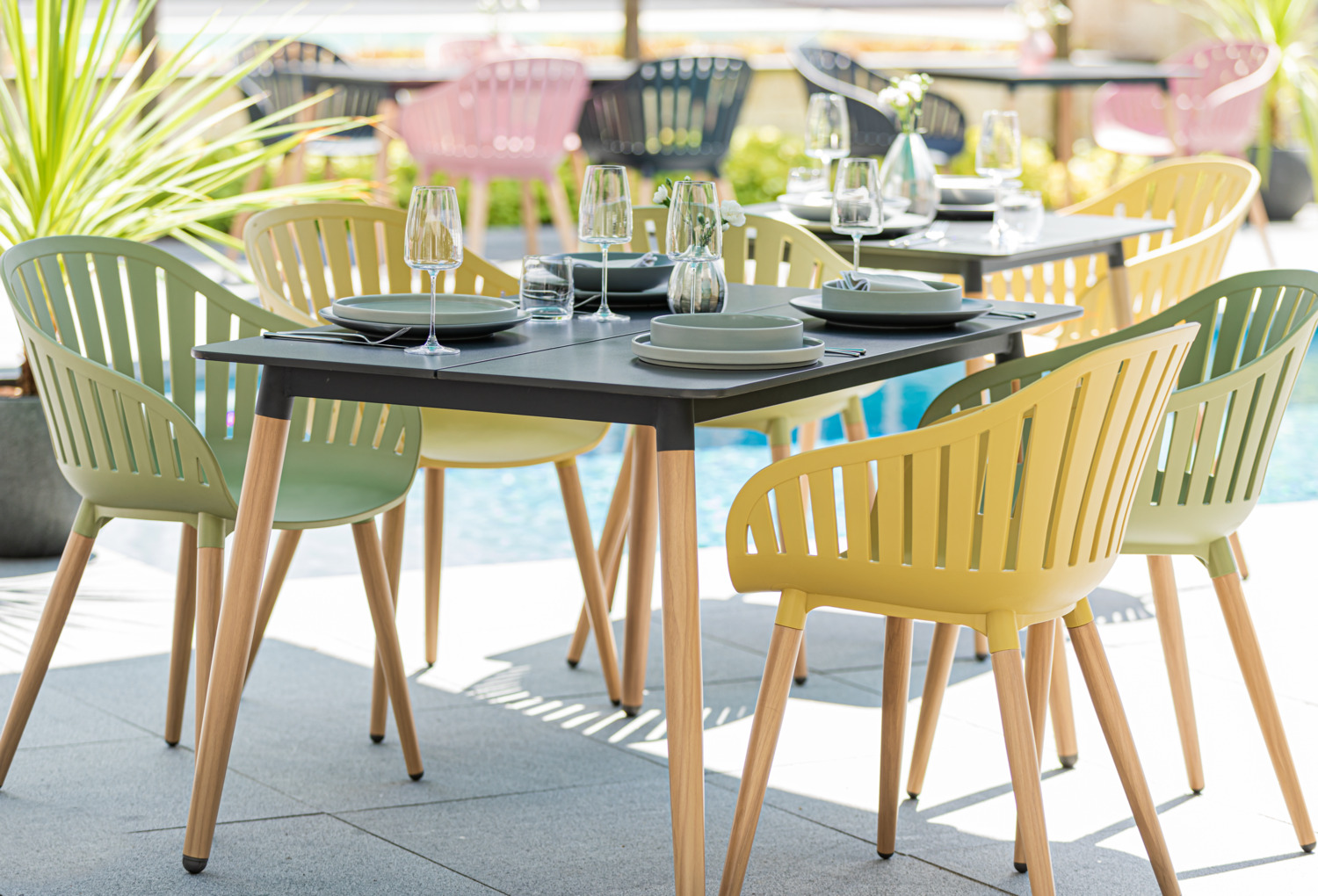 VEGA Gimani Rectangular Outdoor Table, 130 cm, Duraboard Weatherproof Top, Aluminum Wood-Look Legs, UV-Resistant Professional Quality Garden Table