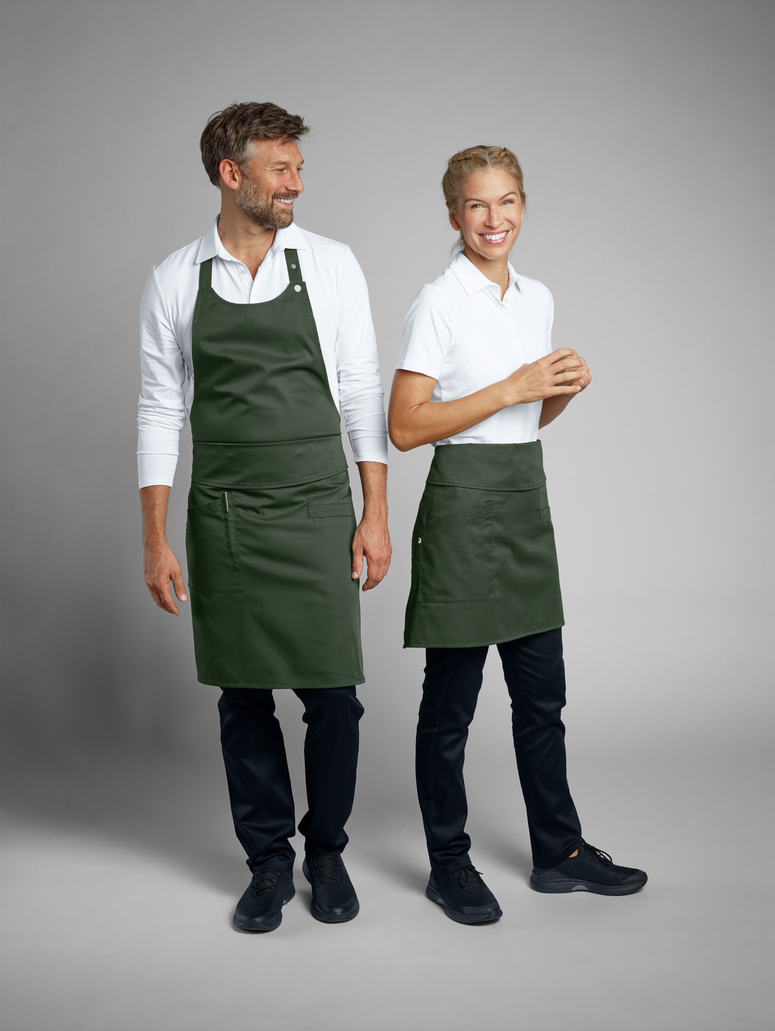 Jobeline Belt Bib Apron, Olive, 88x80 cm, 65% Polyester 35% Cotton, Adjustable Neck Strap, Flexible Belt System, Side Patch Pocket with Pen Holder
