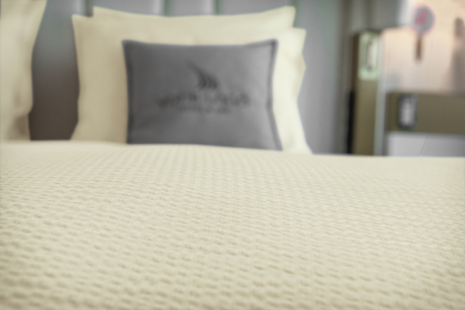 Husa pentru plapuma ERWIN M. Antila, 100% bumbac satinat seersucker, 200 TC, cu closure hotel, 140 x 200 cm, certificare OEKO-TEX Standard 100