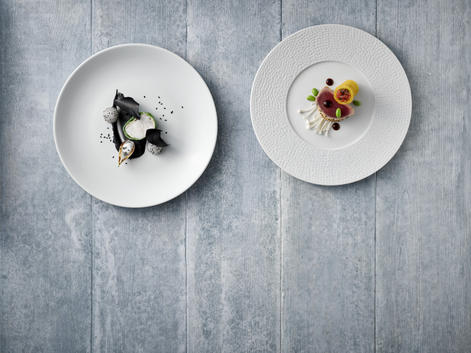 VEGA Pike Flat Dinner Plate, 26.7 cm, White Porcelain with Hammered Relief Design, Dishwasher and Microwave Safe, Round