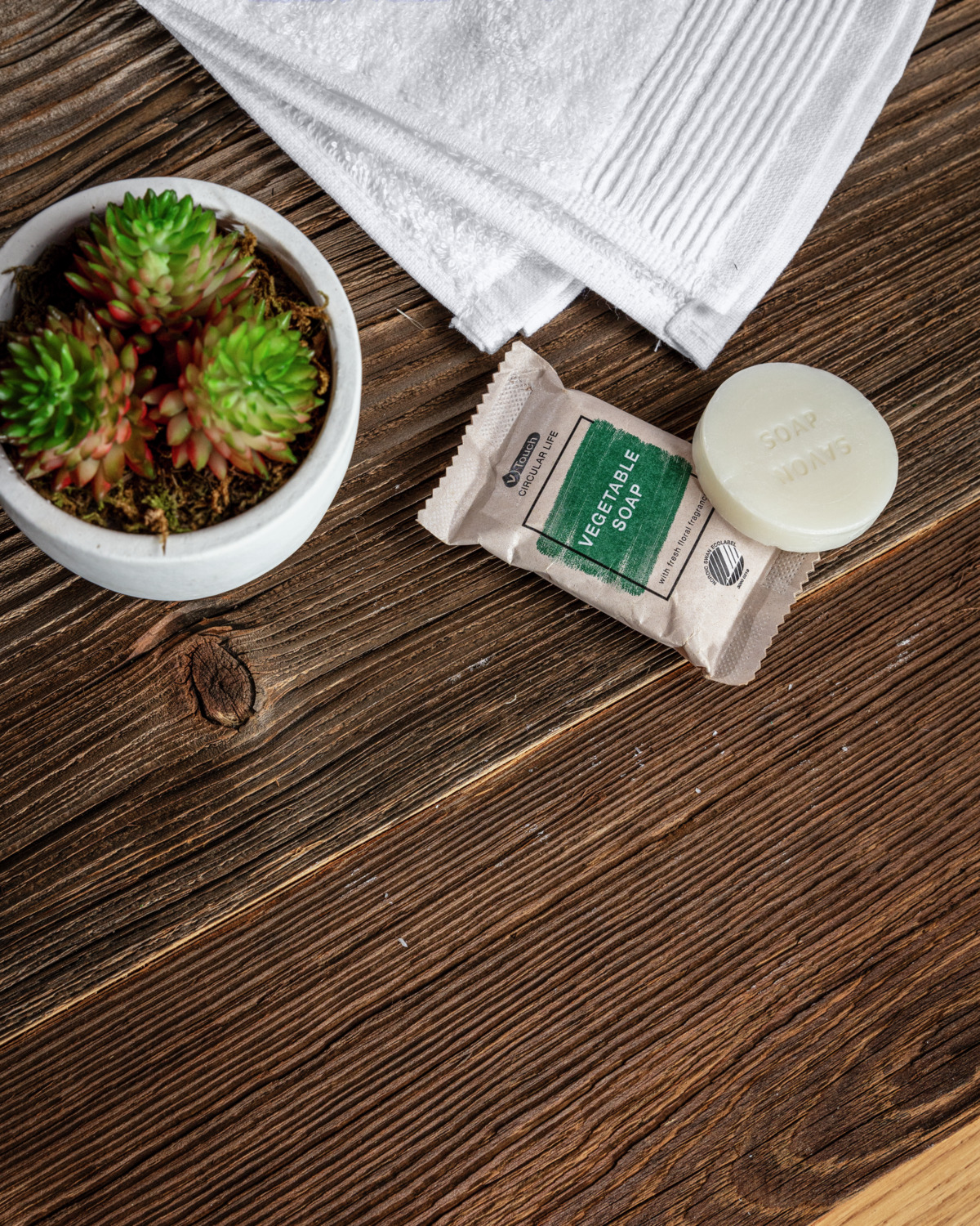 V-Touch Circular Life Vegetable Hotel Soap, 20g Vegan-Friendly, Nordic Swan Ecolabel, Fresh Floral Woody Scent, Dermatologically Tested, White