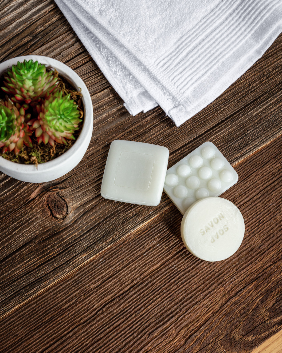 V-Touch Circular Life Vegetable Hotel Soap, 20g Vegan-Friendly, Nordic Swan Ecolabel, Fresh Floral Woody Scent, Dermatologically Tested, White