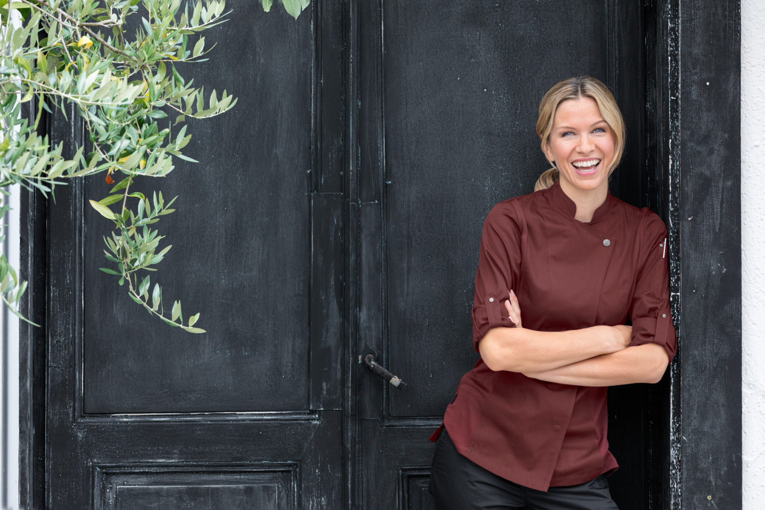 Jobeline Carter Women's Chef's Jacket, Burgundy, Size 56, 65% Polyester 35% Cotton, Long-Sleeved with Roll-up, Breathable Mesh Inserts, Concealed Snap Placket