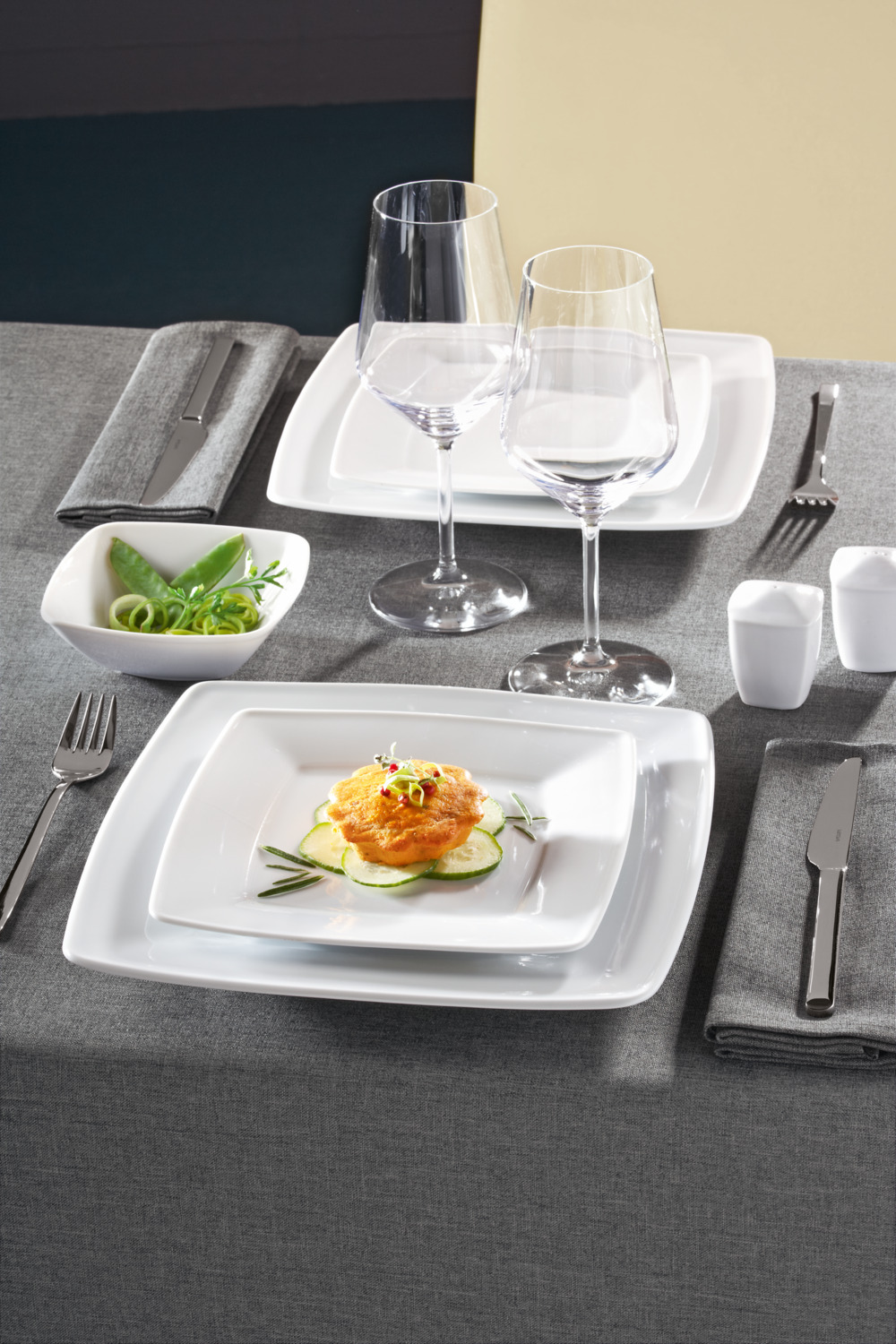 VEGA Melbourne Square Flat Plate, White Porcelain, 28 x 28 cm, Robust Food-Safe Dishwasher and Microwave Safe Dinnerware