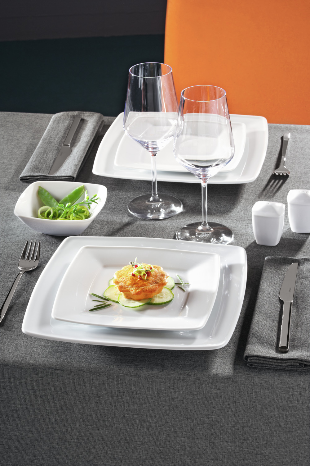 VEGA Melbourne Square Flat Plate, White Porcelain, 17 x 17 cm, Robust Design, Dishwasher and Microwave Safe