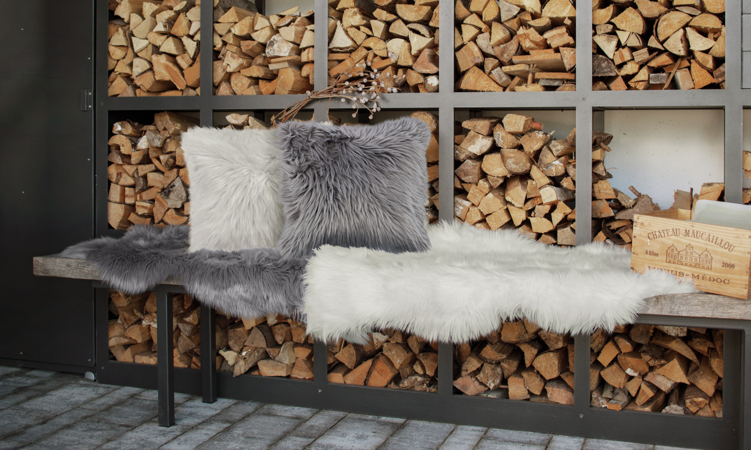 ERWIN M. LUSINI Solutions GmbH Bergen Square Cushion Cover, 40x40 cm, Grey, High-Quality Faux Fur Polyacrylic and Polyester, Zip Fastening