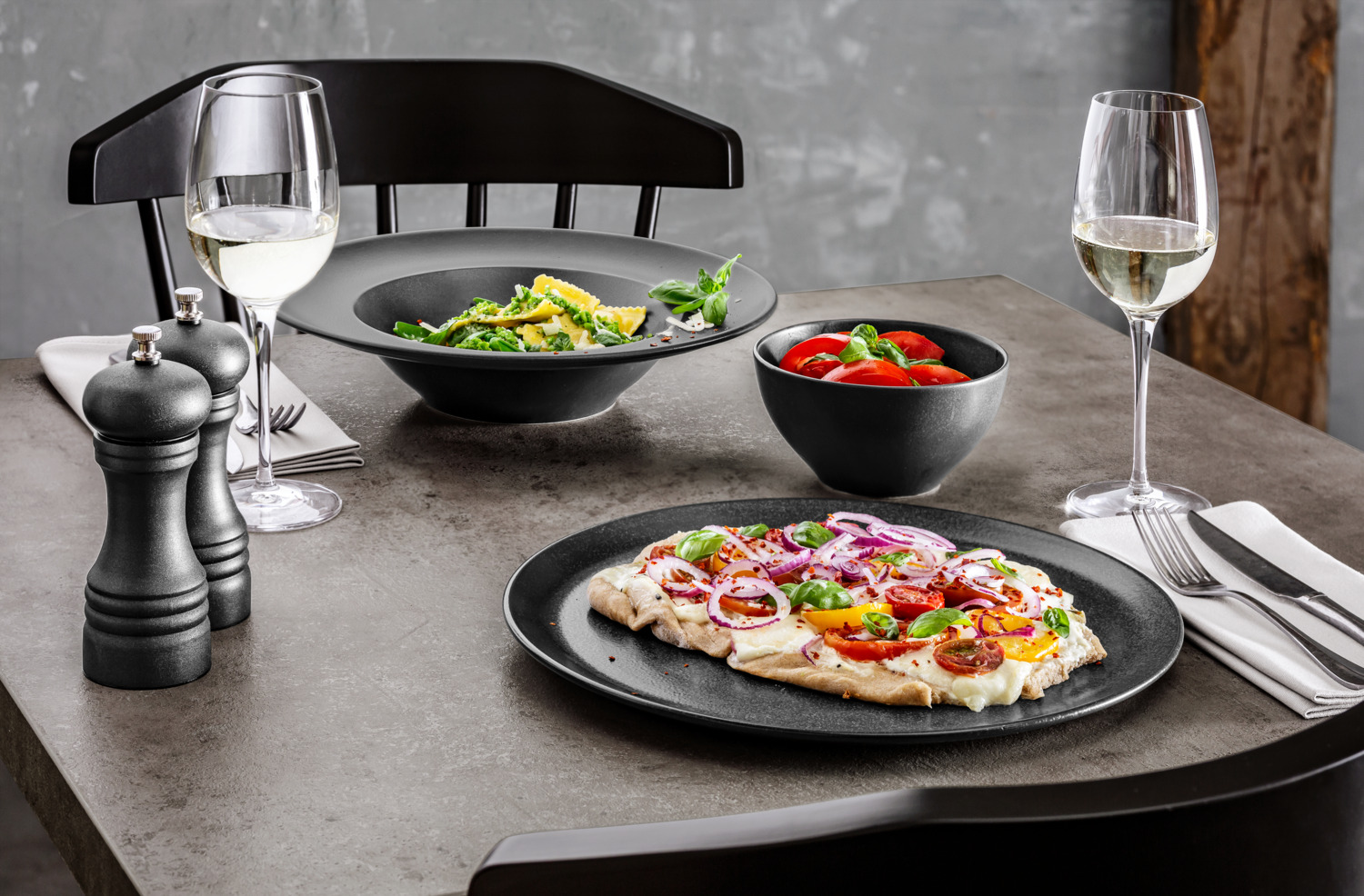 VEGA Masca Round Porcelain Bowl Set, Black, 6 pieces, 600 ml, 14 cm Diameter, 7 cm Height, Professional Catering Grade, Dishwasher and Microwave Safe