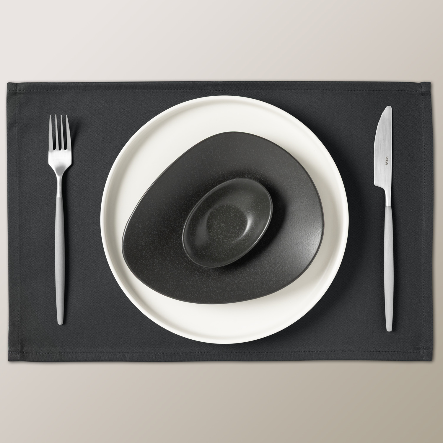 ERWIN M. LUSINI Vivienne Placemat, 30x45 cm, Dark Grey, Cotton-Polyester Blend, Plain Satin Weave, OEKO-TEX Standard 100 Certified, Durable and Easy-Care