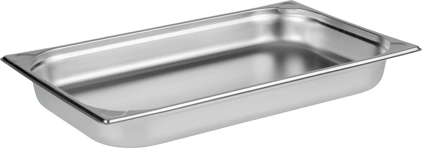 APS Assheuer + Pott GmbH & Co. KG GN 1/1 container 53 x 32.5 cm, depth: 65 mm GN 1/1 Behälter 53 x 32,5 cm, Tiefe: 65 mm GN 1/1 container 53 x 32.5 cm, depth: 65 mm; size GN 1/1, 9 l, 53x32.5x6.5 cm (LxWxD); silver GN 1/1 Behälter 53 x 32,5 cm, Tiefe: 65 mm; Größe GN 1/1, 9 l, 53x32.5x6.5 cm (LxBxT); silber GN 1/1 container 53 x 32.5 cm, depth: 65 mm, stainless steel, 9 litres. Der GN Behälter ist eine vielseitige Lösung zum Aufbewahren, Vorbereiten, Transportieren und Präsentieren von Speisen in Gastronomie, Hotellerie, Catering und Gemeinschaftsverpflegung. Durch die Ausführung aus Edelstahl eignet er sich für den täglichen professionellen Einsatz und lässt sich hygienisch reinigen. Die kompatible GN-Ausführung unterstützt effiziente Abläufe in Küche, Buffet und Ausgabe. * Material: Edelstahl * Passend für das GN-System * Zum Aufbewahren, Vorbereiten und Präsentieren von Speisen geeignet * Für Gastronomie, Hotellerie, Catering und Gemeinschaftsverpflegung geeignet * Stapelbar und platzsparend lagerbar * Spülmaschinengeeignet