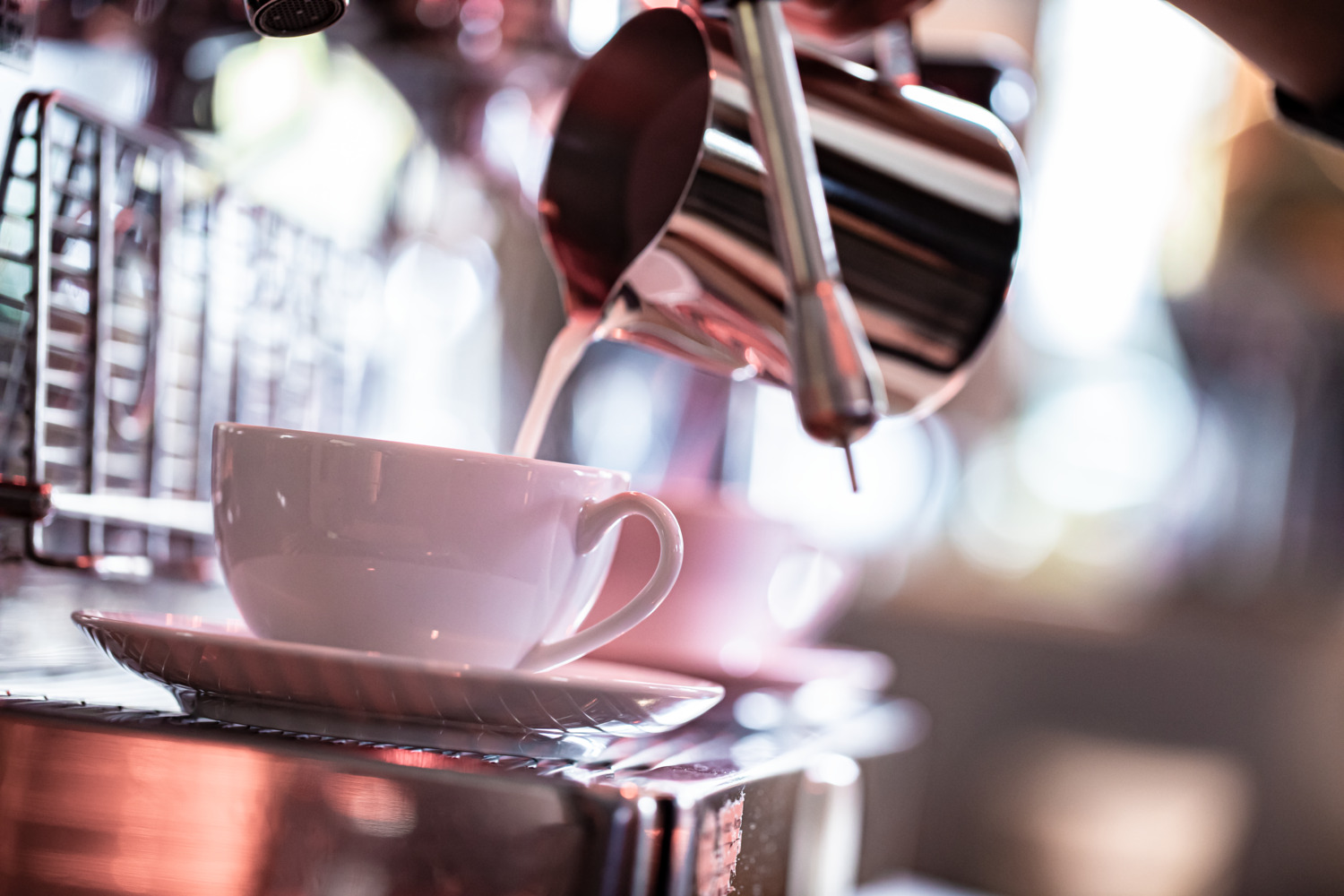 Farfurie pentru cafea VEGA Mixor, Porțelan Alb, Rotundă Diametru 15 cm, Compatibilă cu Mașina de Spălat Vase și Cuptorul cu Microunde