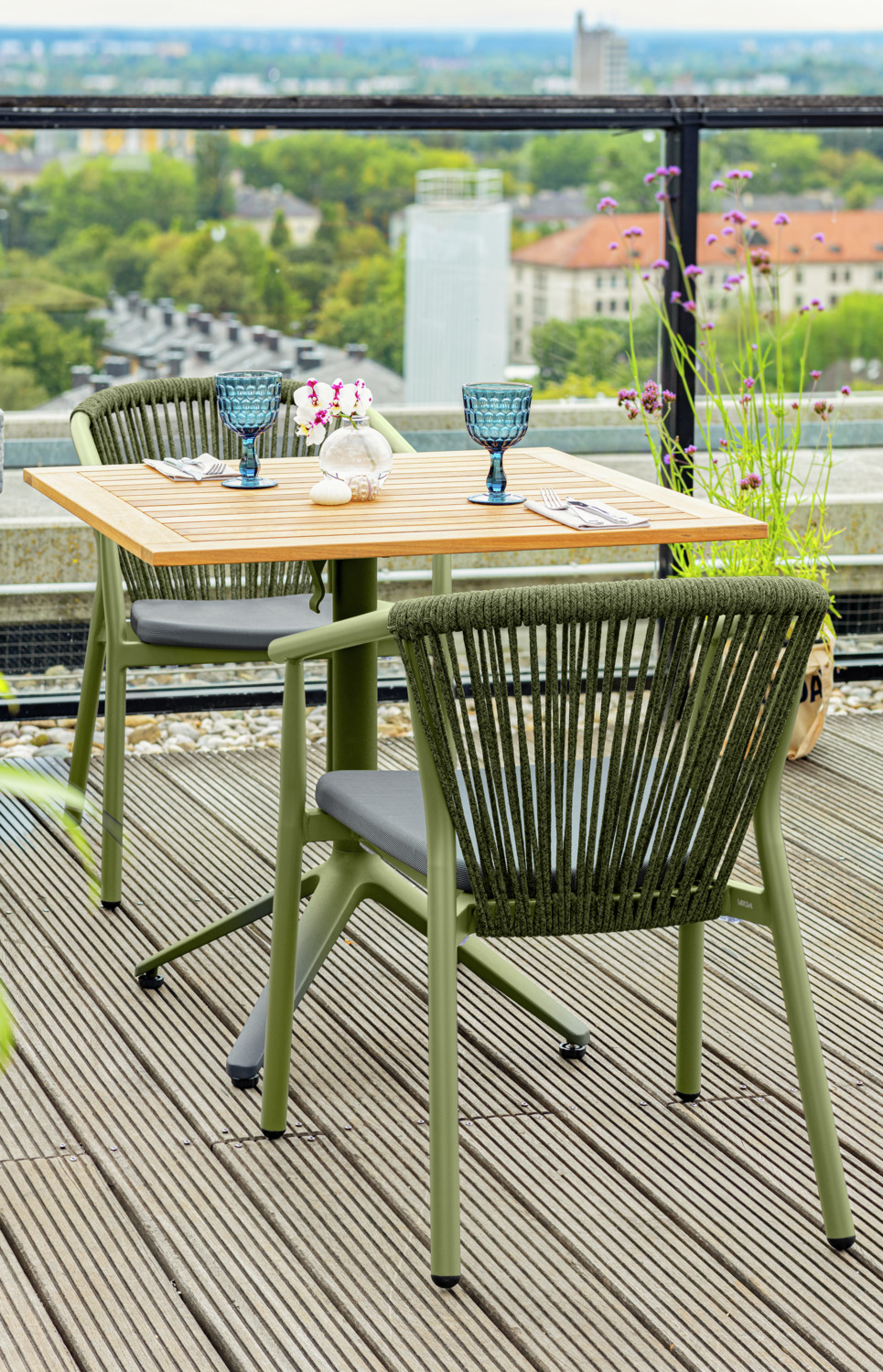 VEGA Calvo II Outdoor Stacking Chair, Powder-Coated Aluminum Frame, Rope Wickerwork Backrest, Weatherproof and UV-Resistant, 58x60x79 cm